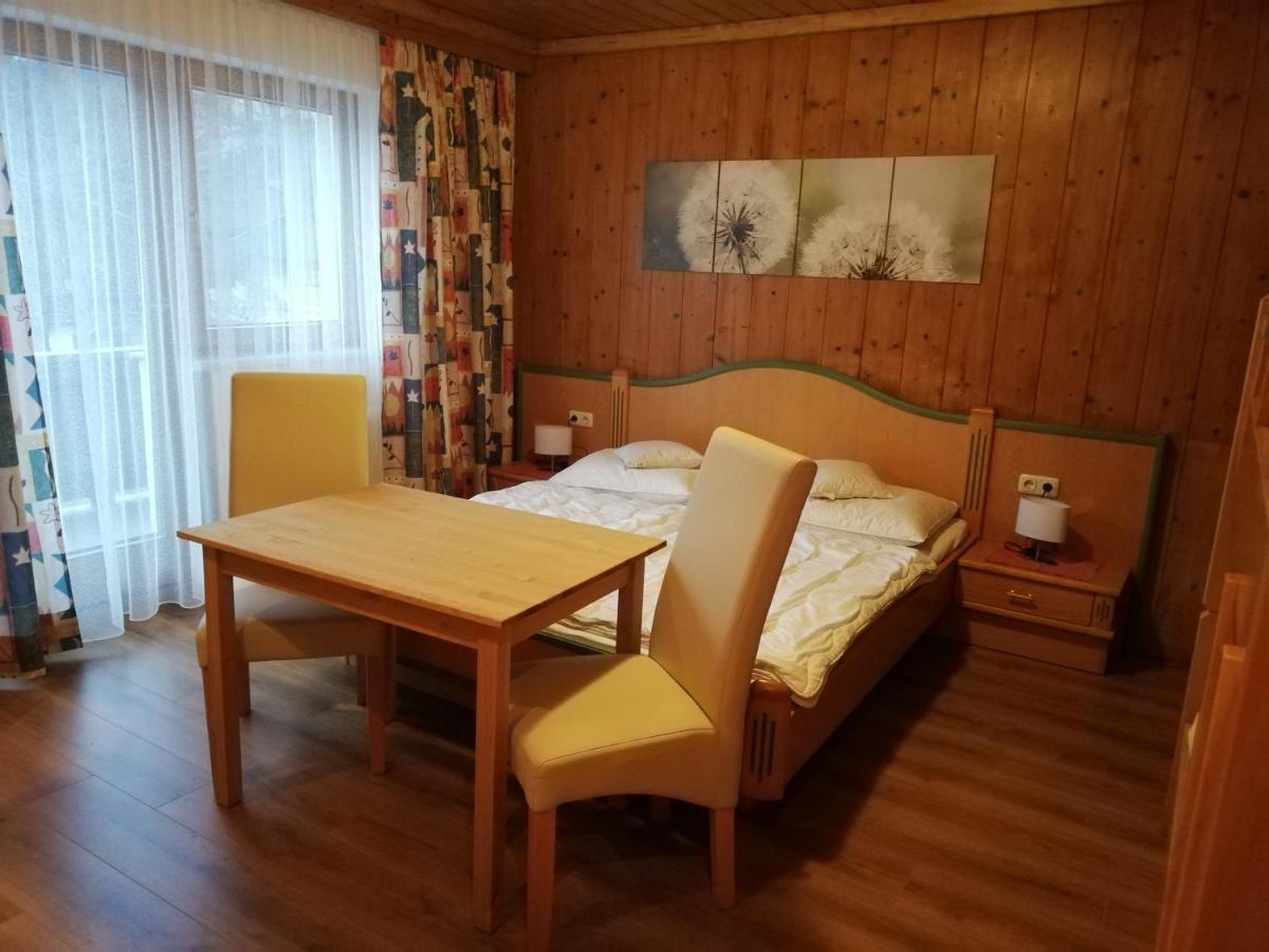 Haus Seppi Hotel Neukirchen am Großvenediger Eksteriør billede