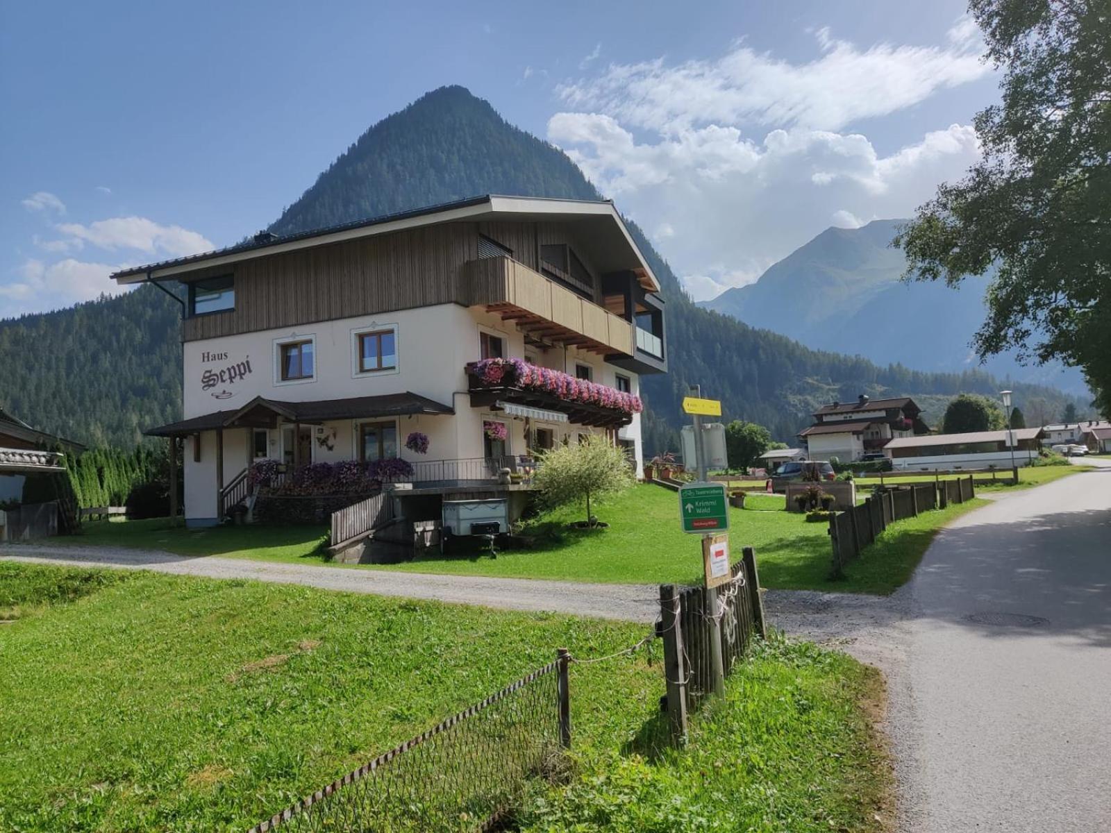Haus Seppi Hotel Neukirchen am Großvenediger Eksteriør billede
